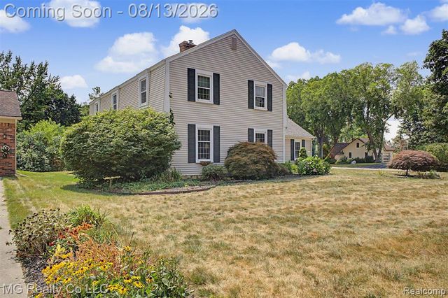35565 Tall Pine Road, Farmington, MI 48335