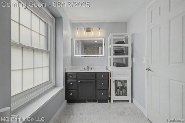 35565 Tall Pine Road, Farmington, MI 48335