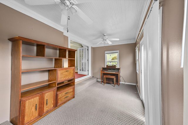 1022 Dixie Highway, Rossford, OH 43460