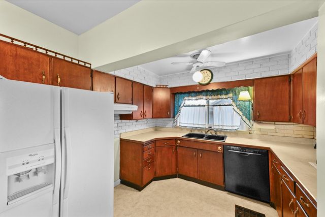 1022 Dixie Highway, Rossford, OH 43460