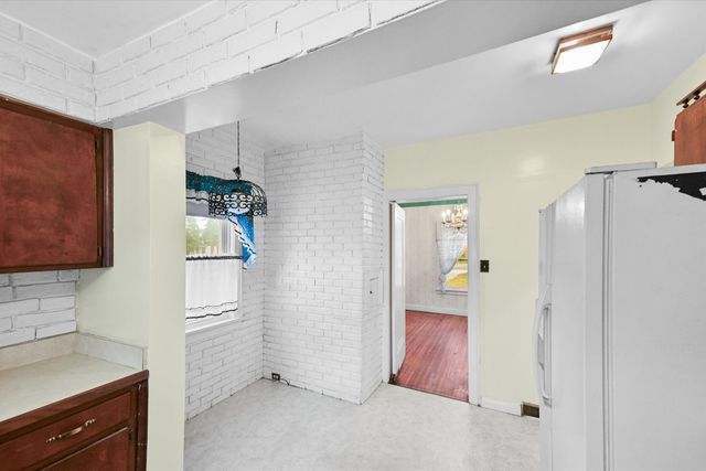 1022 Dixie Highway, Rossford, OH 43460