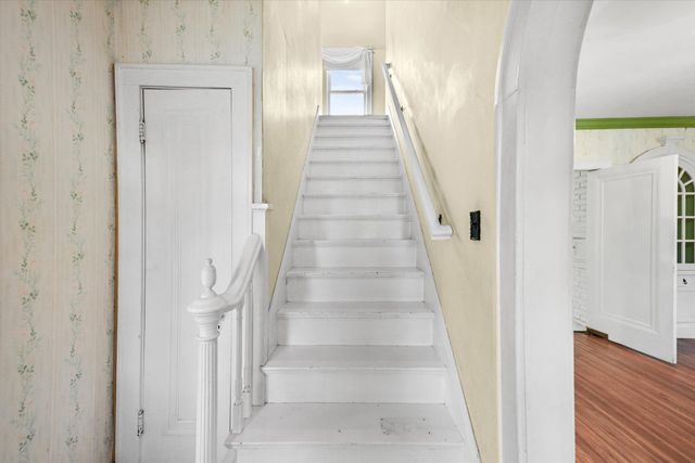 1022 Dixie Highway, Rossford, OH 43460