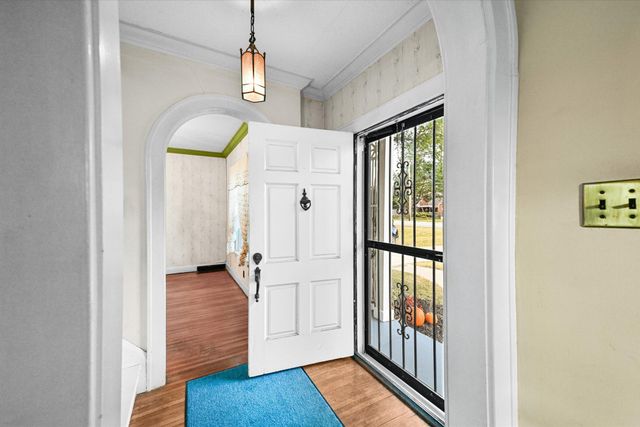 1022 Dixie Highway, Rossford, OH 43460