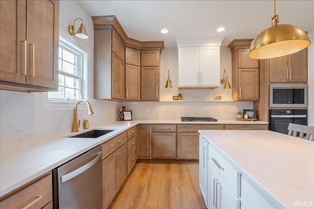 435 Westbriar Circle, Newburgh, IN 47630