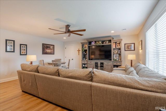 435 Westbriar Circle, Newburgh, IN 47630