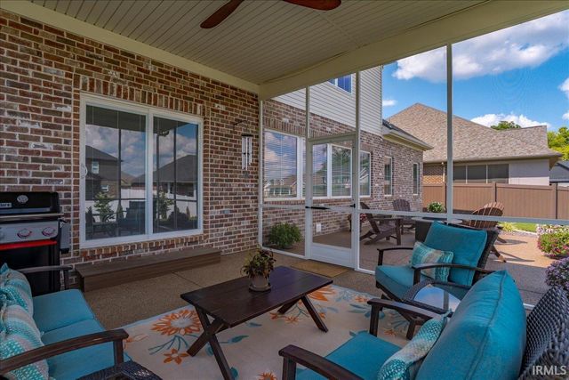 435 Westbriar Circle, Newburgh, IN 47630