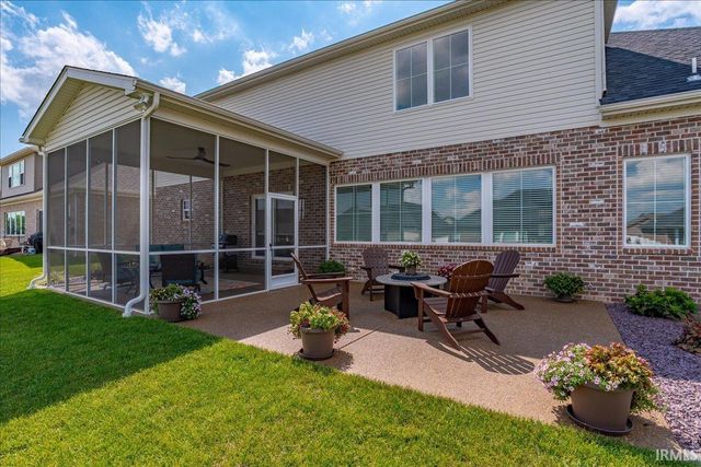 435 Westbriar Circle, Newburgh, IN 47630