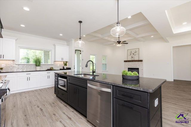 423 Cannon Point Drive, Bonaire, GA 31005