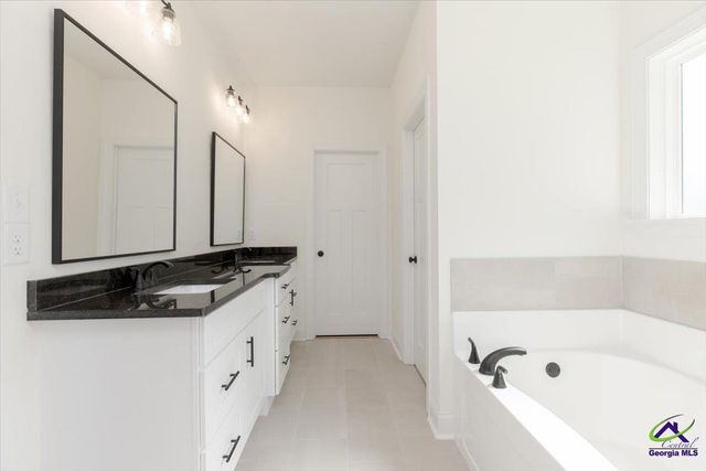 423 Cannon Point Drive, Bonaire, GA 31005