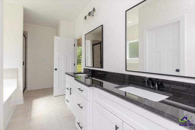 423 Cannon Point Drive, Bonaire, GA 31005