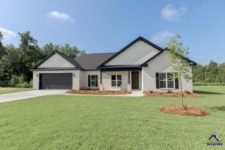 423 Cannon Point Drive, Bonaire, GA 31005