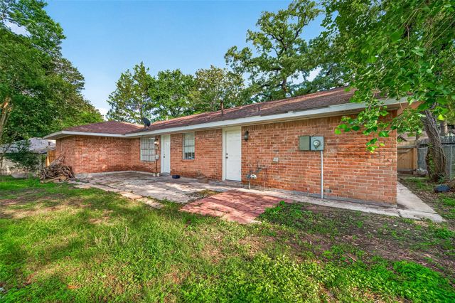 3318 Kentwood Drive, Spring, TX 77380
