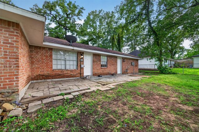 3318 Kentwood Drive, Spring, TX 77380