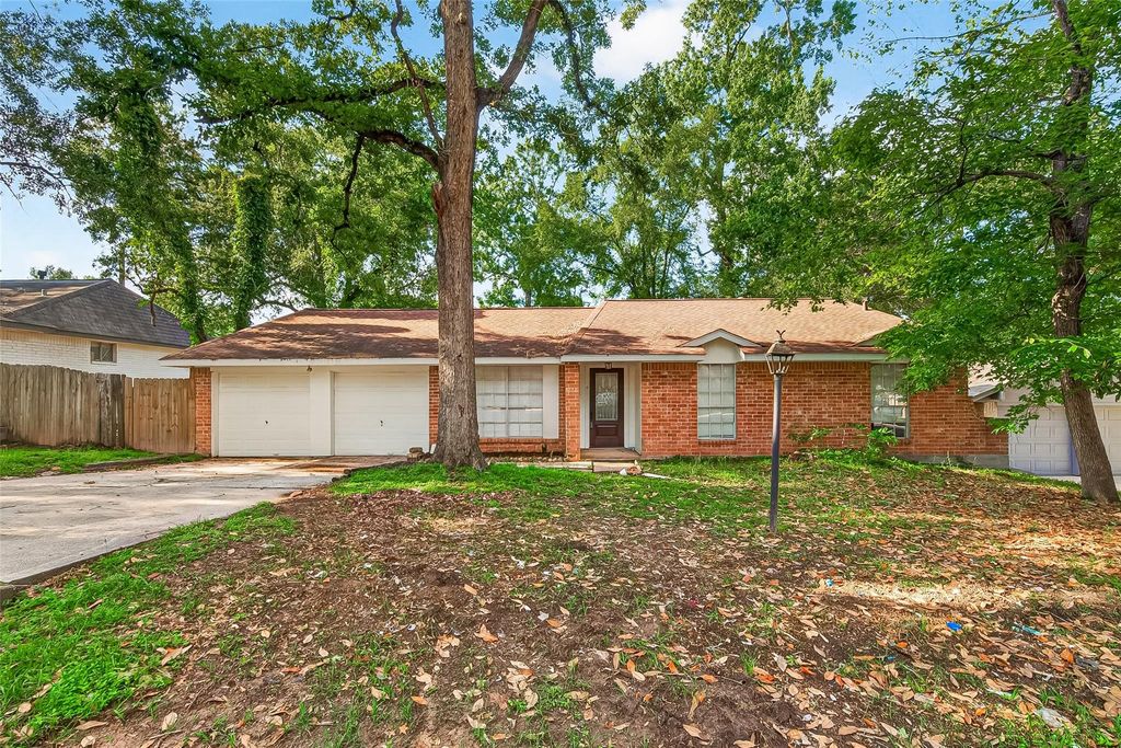 3318 Kentwood Drive, Spring, TX 77380