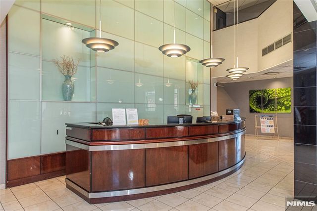7004 Boulevard East 39F, Guttenberg, NJ 07093