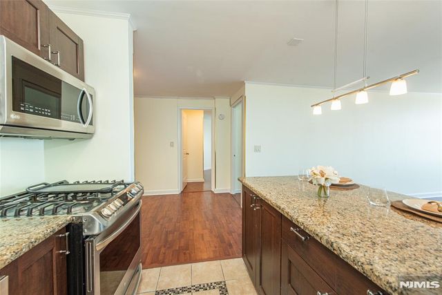 7004 Boulevard East 39F, Guttenberg, NJ 07093