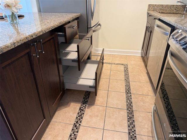 7004 Boulevard East 39F, Guttenberg, NJ 07093