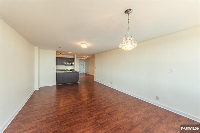 7004 Boulevard East 39F, Guttenberg, NJ 07093