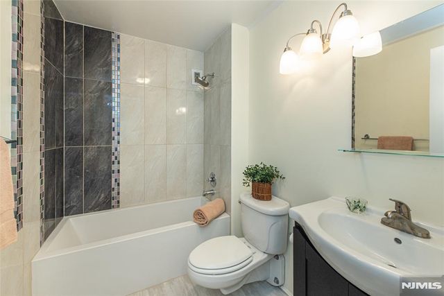7004 Boulevard East 39F, Guttenberg, NJ 07093
