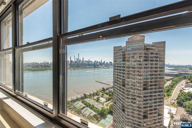 7004 Boulevard East 39F, Guttenberg, NJ 07093