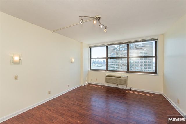 7004 Boulevard East 39F, Guttenberg, NJ 07093