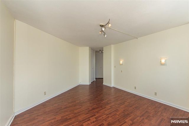 7004 Boulevard East 39F, Guttenberg, NJ 07093
