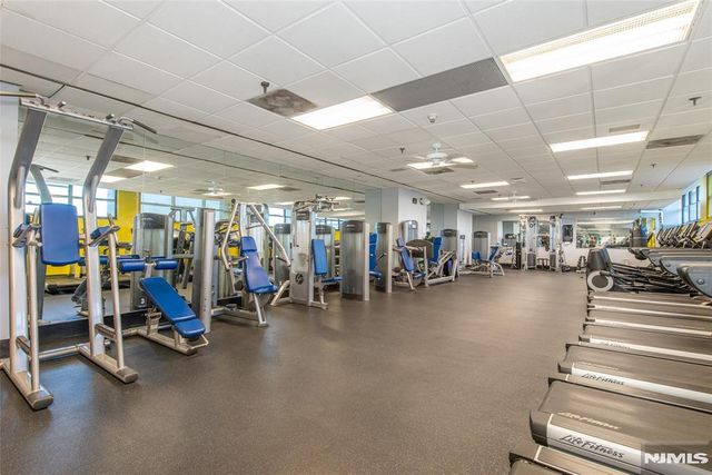 7004 Boulevard East 39F, Guttenberg, NJ 07093