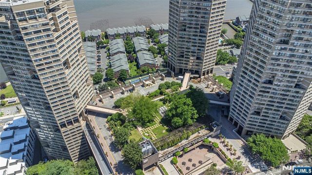 7004 Boulevard East 39F, Guttenberg, NJ 07093