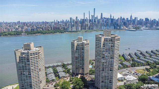 7004 Boulevard East 39F, Guttenberg, NJ 07093