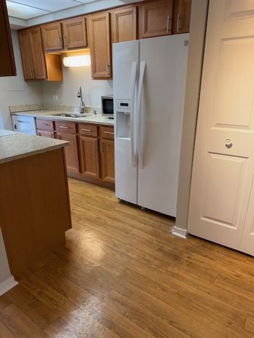 6340 Americana Drive 1102, Willowbrook, IL 60527