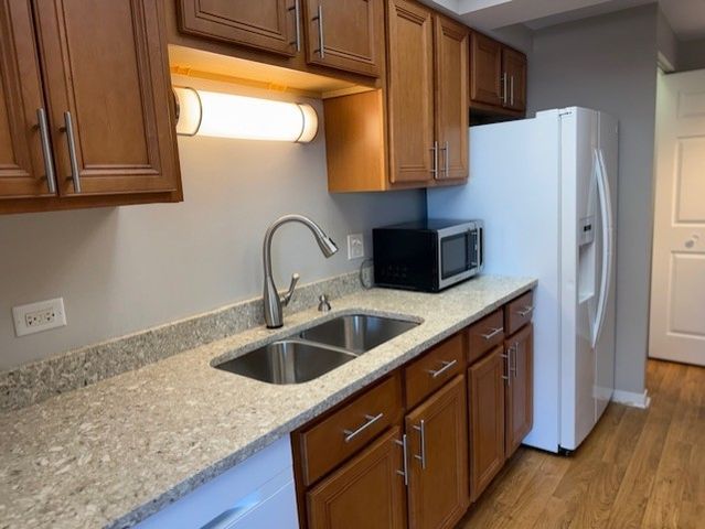 6340 Americana Drive 1102, Willowbrook, IL 60527