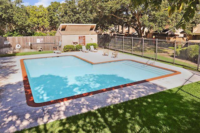 13948 Hollowgreen Drive 25, Houston, TX 77082