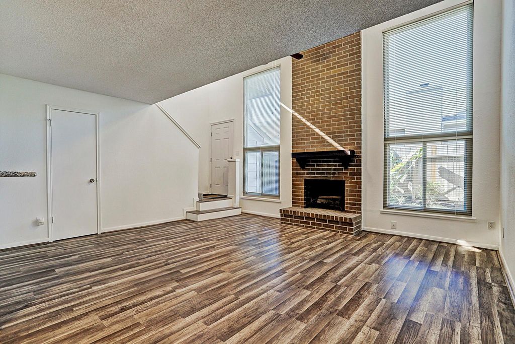 13948 Hollowgreen Drive 25, Houston, TX 77082