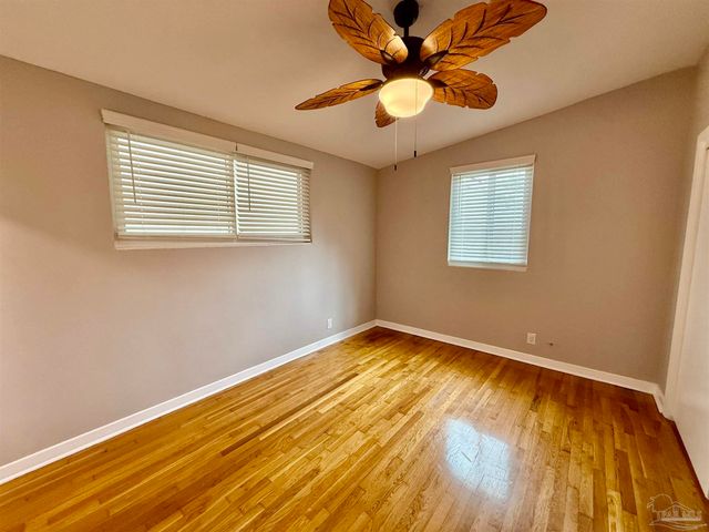 205 Fairpoint Dr, Gulf Breeze, FL 32561