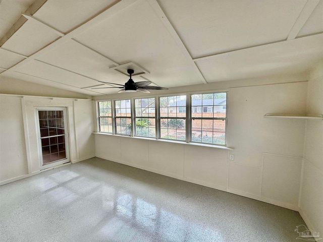 205 Fairpoint Dr, Gulf Breeze, FL 32561