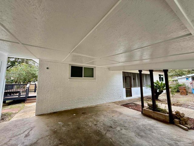 205 Fairpoint Dr, Gulf Breeze, FL 32561