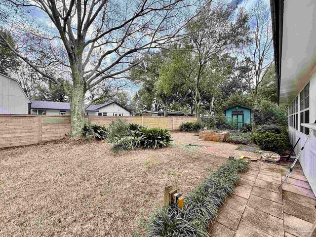 205 Fairpoint Dr, Gulf Breeze, FL 32561