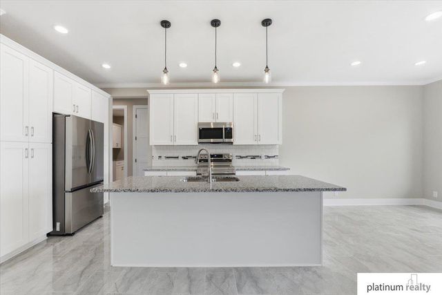 17214 Chalet Drive, Bellevue, NE 68123