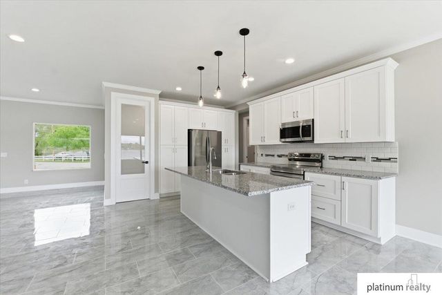 17214 Chalet Drive, Bellevue, NE 68123