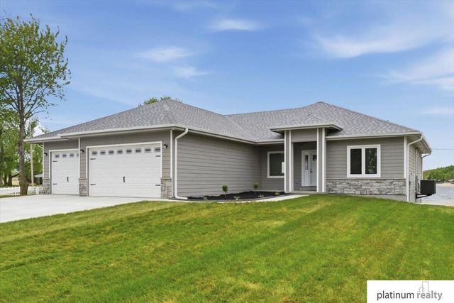 17214 Chalet Drive, Bellevue, NE 68123
