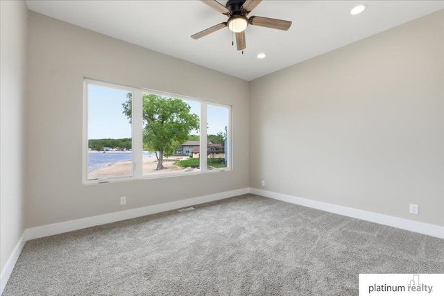 17214 Chalet Drive, Bellevue, NE 68123