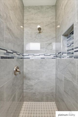 17214 Chalet Drive, Bellevue, NE 68123