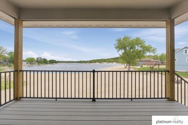 17214 Chalet Drive, Bellevue, NE 68123