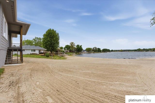 17214 Chalet Drive, Bellevue, NE 68123