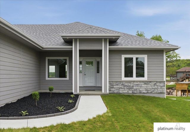 17214 Chalet Drive, Bellevue, NE 68123