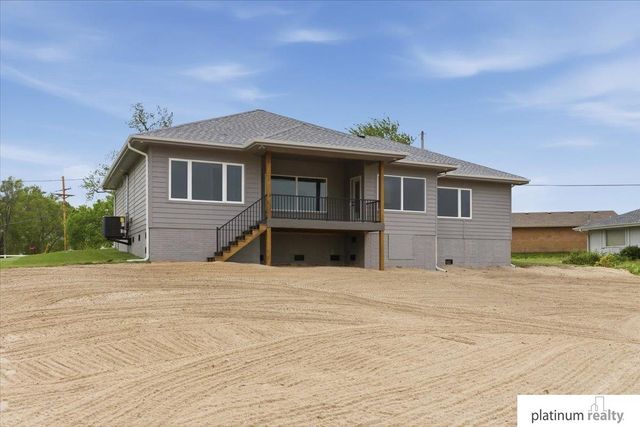 17214 Chalet Drive, Bellevue, NE 68123