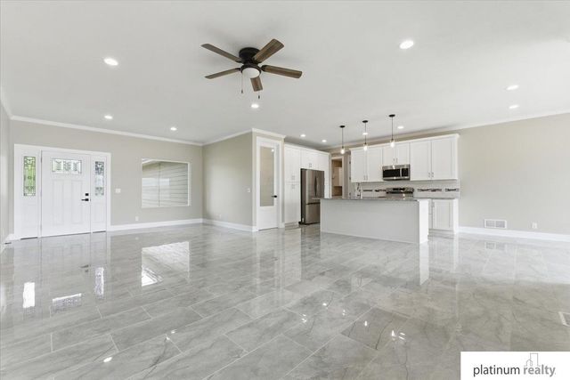 17214 Chalet Drive, Bellevue, NE 68123