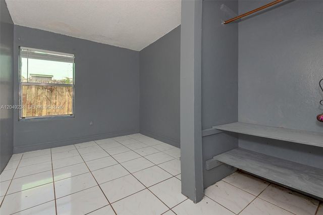 3260 NW 179th St, Miami Gardens, FL 33056