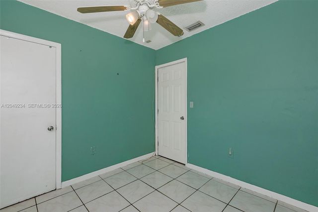3260 NW 179th St, Miami Gardens, FL 33056