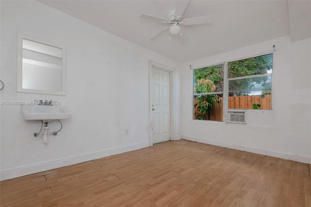 3260 NW 179th St, Miami Gardens, FL 33056